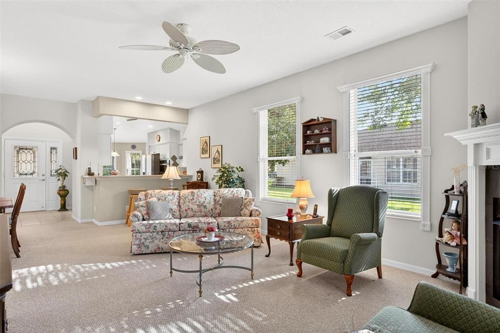 For Sale: $279,000 (3 beds, 2 baths, 1601 Square Feet)