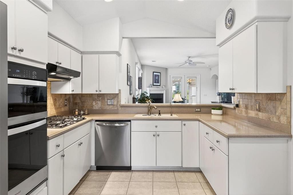 For Sale: $279,000 (3 beds, 2 baths, 1601 Square Feet)