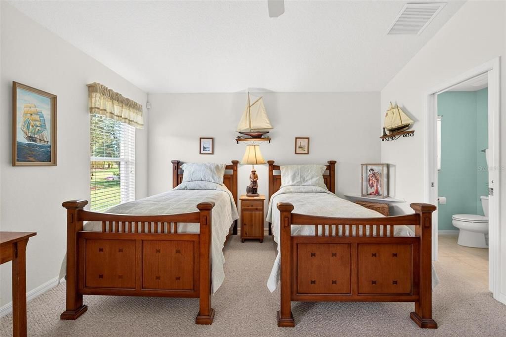 For Sale: $279,000 (3 beds, 2 baths, 1601 Square Feet)