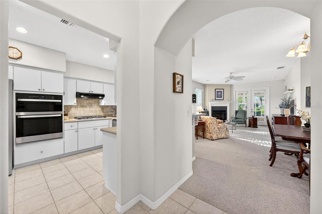 For Sale: $279,000 (3 beds, 2 baths, 1601 Square Feet)