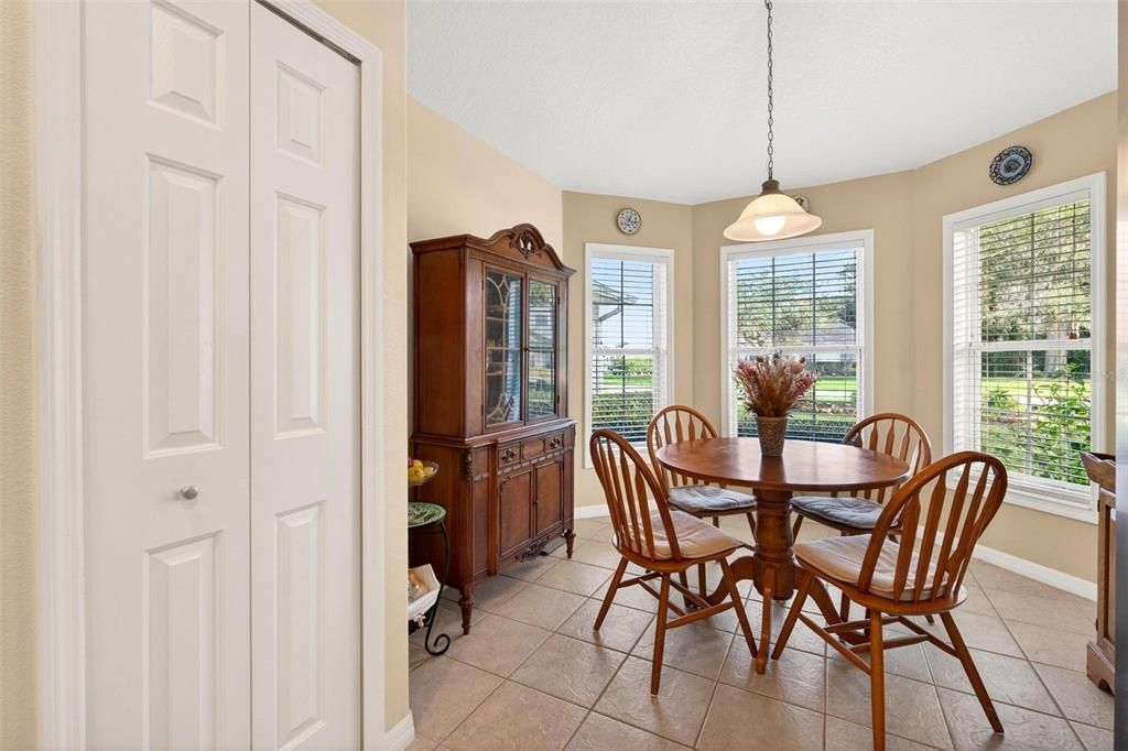 For Sale: $279,000 (3 beds, 2 baths, 1601 Square Feet)