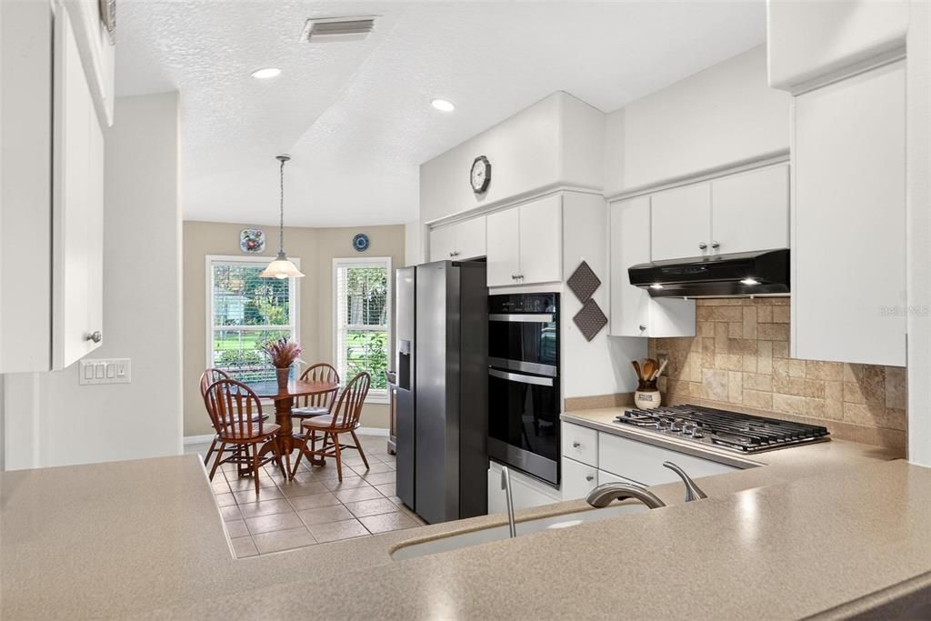 For Sale: $279,000 (3 beds, 2 baths, 1601 Square Feet)