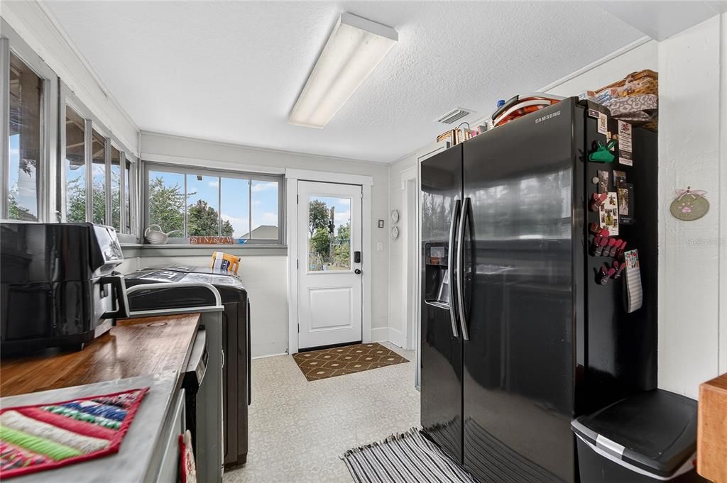 For Sale: $275,000 (3 beds, 1 baths, 1251 Square Feet)