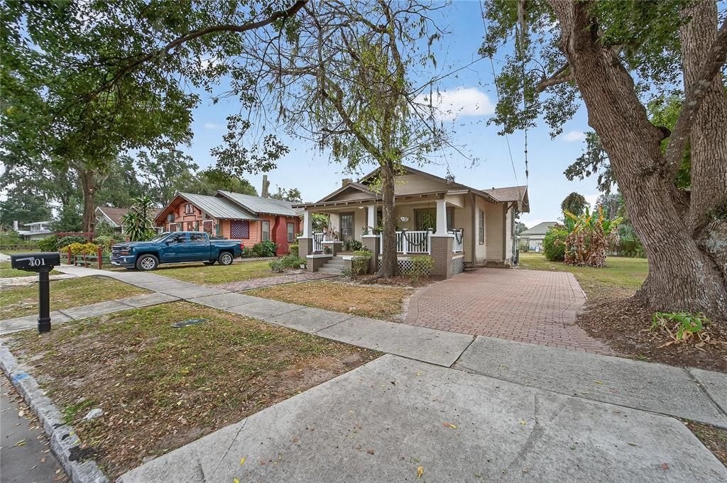For Sale: $275,000 (3 beds, 1 baths, 1251 Square Feet)