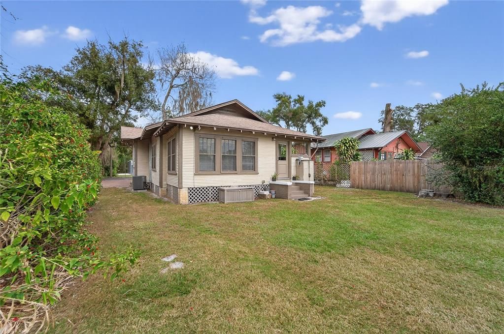 For Sale: $275,000 (3 beds, 1 baths, 1251 Square Feet)