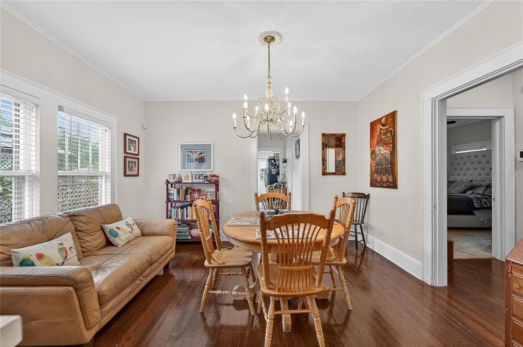 For Sale: $275,000 (3 beds, 1 baths, 1251 Square Feet)