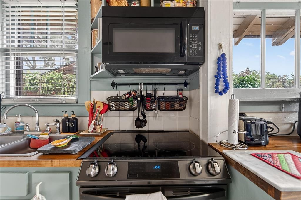 For Sale: $275,000 (3 beds, 1 baths, 1251 Square Feet)