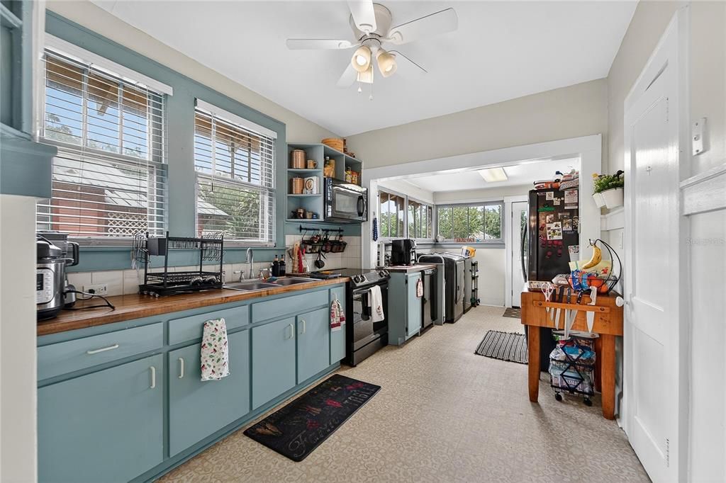 For Sale: $275,000 (3 beds, 1 baths, 1251 Square Feet)