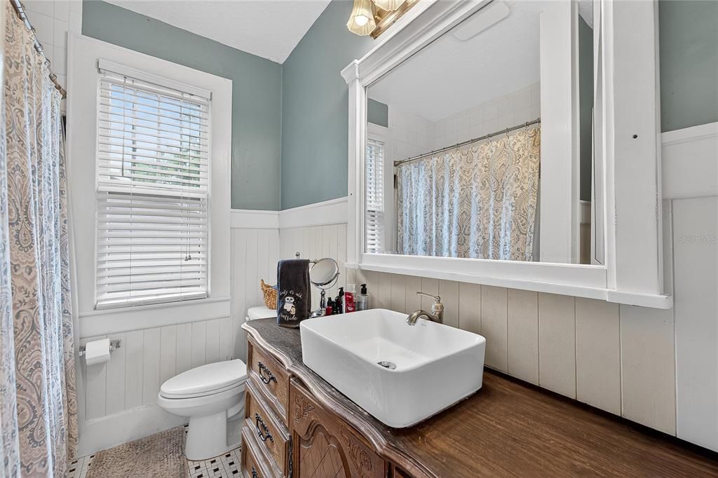 For Sale: $275,000 (3 beds, 1 baths, 1251 Square Feet)