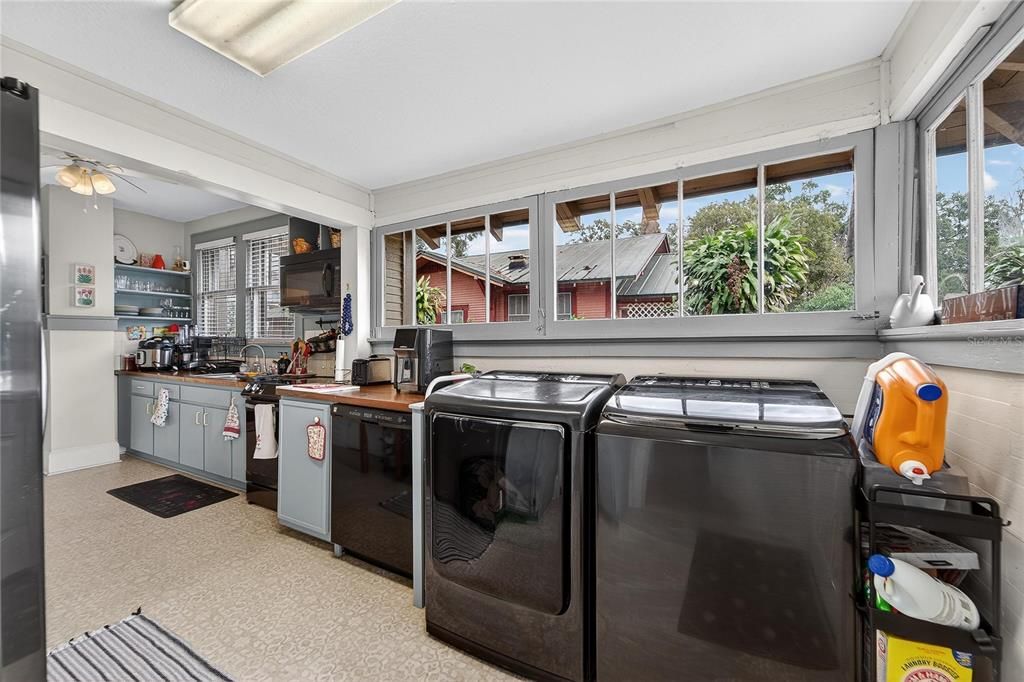 For Sale: $275,000 (3 beds, 1 baths, 1251 Square Feet)