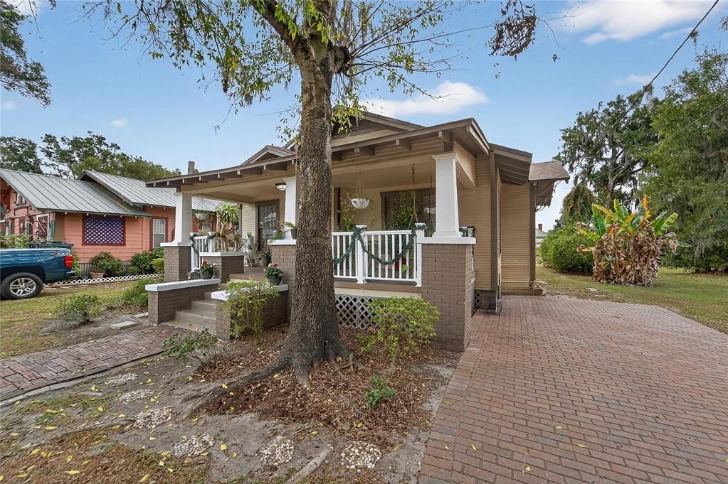 For Sale: $275,000 (3 beds, 1 baths, 1251 Square Feet)