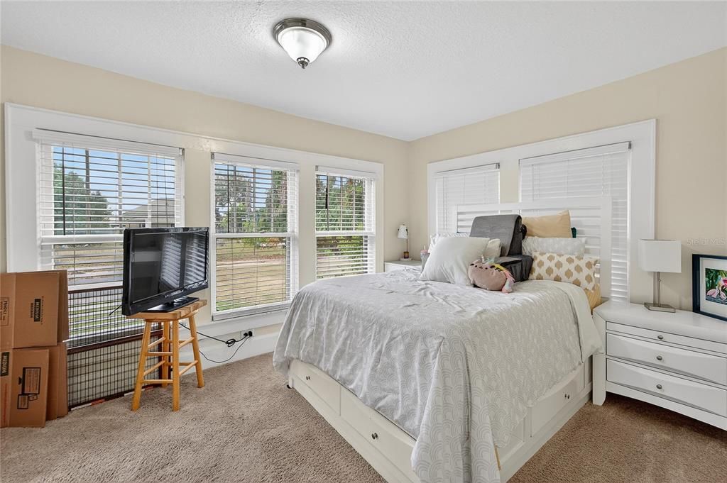 For Sale: $275,000 (3 beds, 1 baths, 1251 Square Feet)