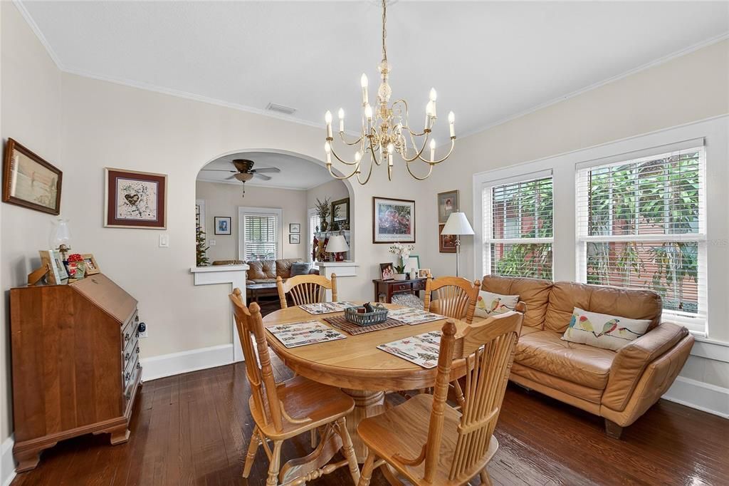 For Sale: $275,000 (3 beds, 1 baths, 1251 Square Feet)