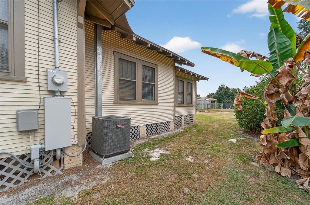 For Sale: $275,000 (3 beds, 1 baths, 1251 Square Feet)