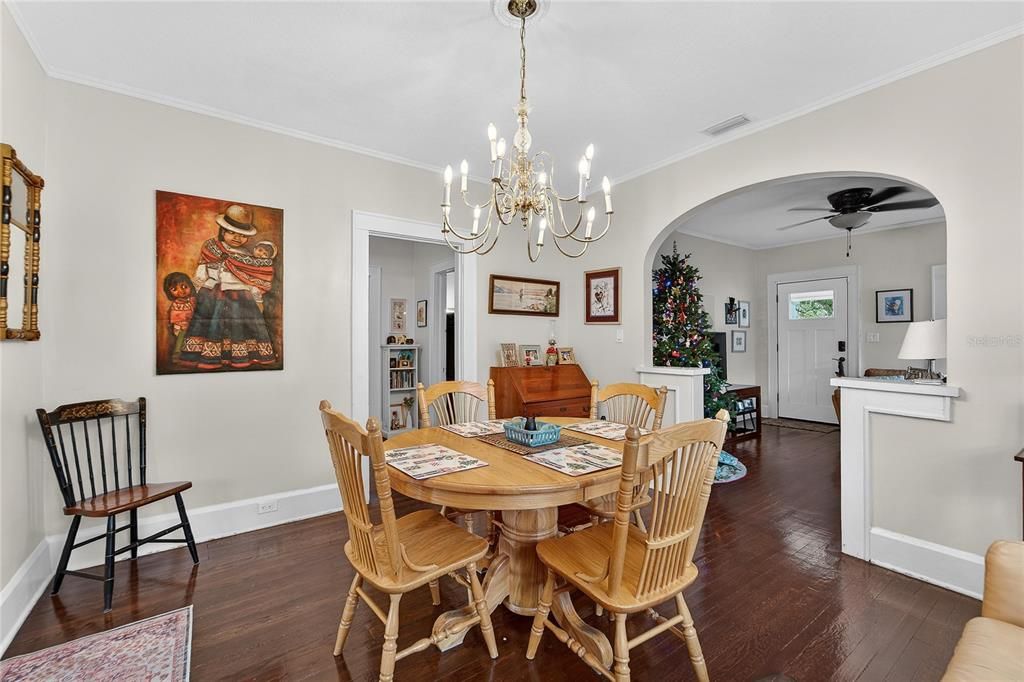 For Sale: $275,000 (3 beds, 1 baths, 1251 Square Feet)