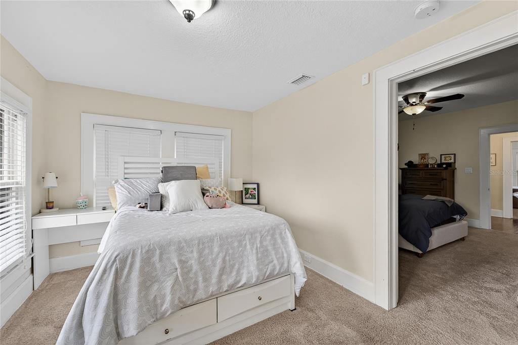 For Sale: $275,000 (3 beds, 1 baths, 1251 Square Feet)