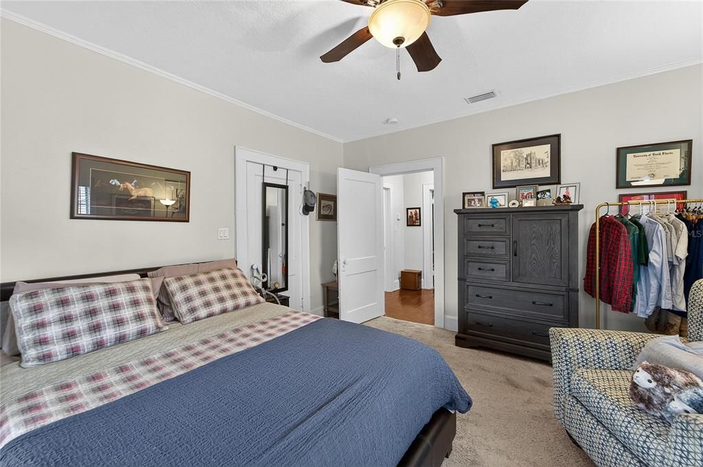 For Sale: $275,000 (3 beds, 1 baths, 1251 Square Feet)