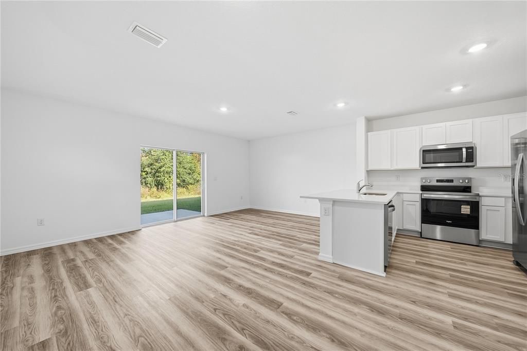 For Rent: $2,300 (3 beds, 2 baths, 1463 Square Feet)