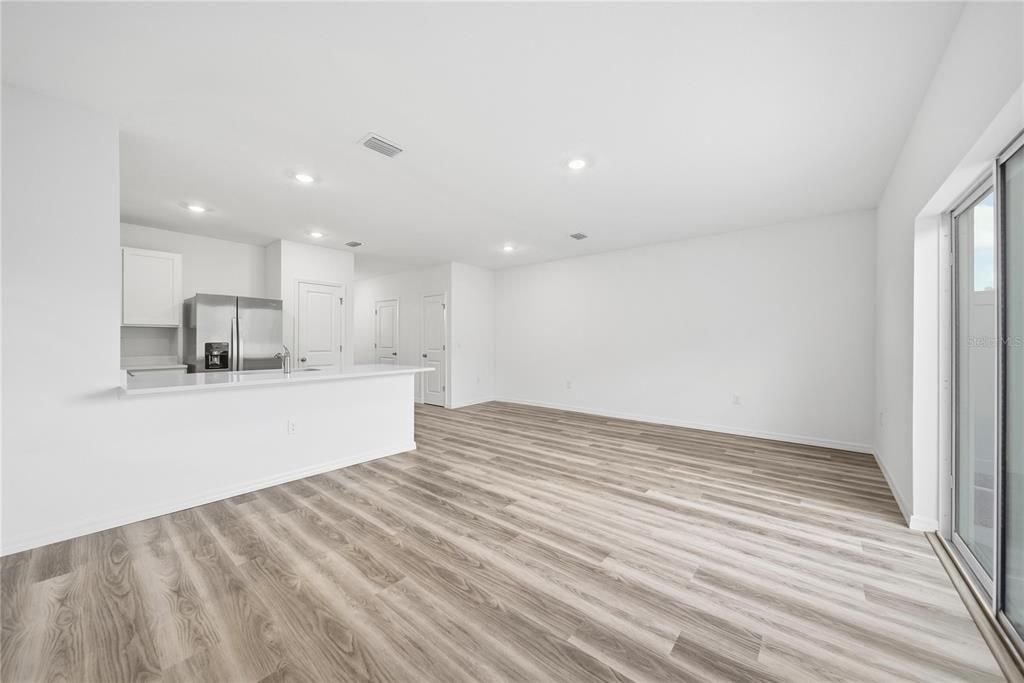 For Rent: $2,300 (3 beds, 2 baths, 1463 Square Feet)