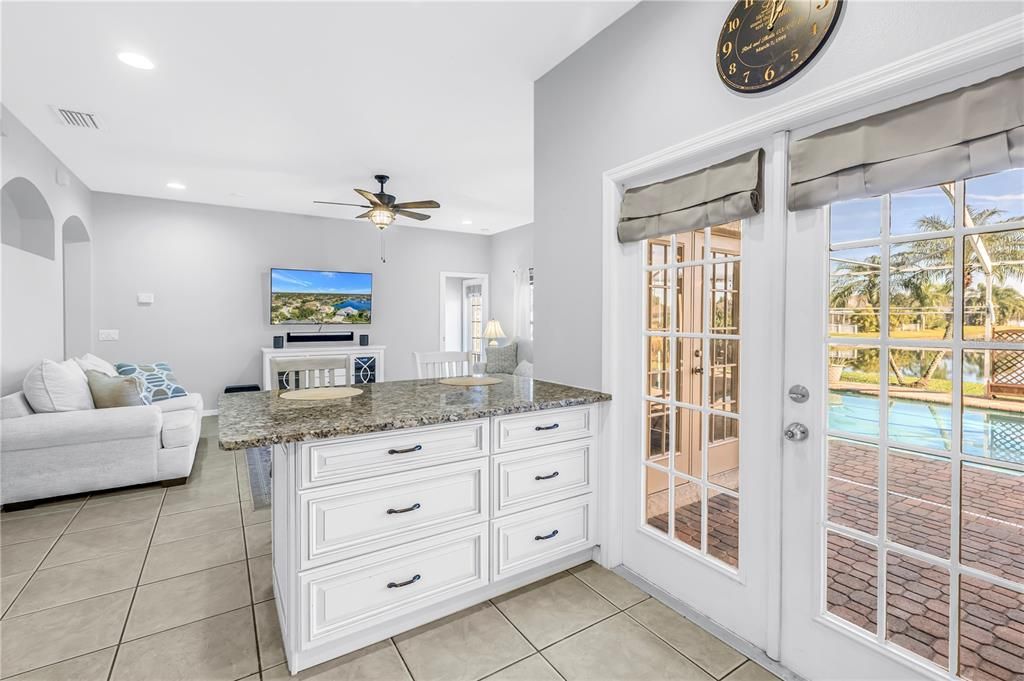 待售: $659,900 (5 贝兹, 3 浴室, 2790 平方英尺)