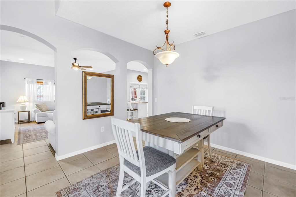 待售: $659,900 (5 贝兹, 3 浴室, 2790 平方英尺)