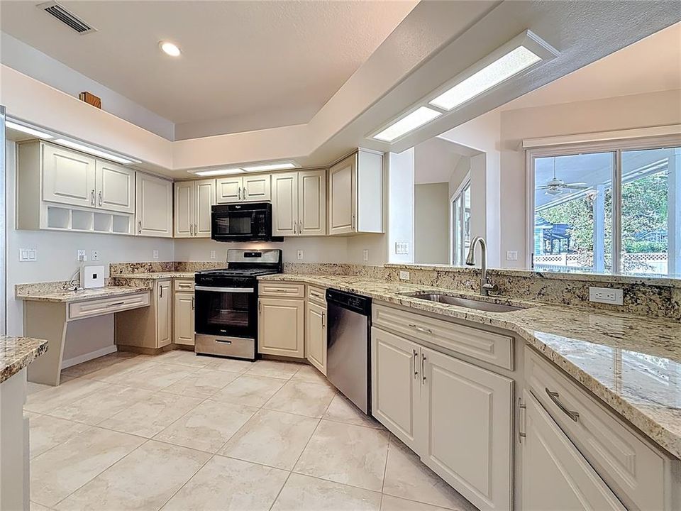 На продажу: $875,000 (4 спален, 3 ванн, 2488 Квадратных фут)