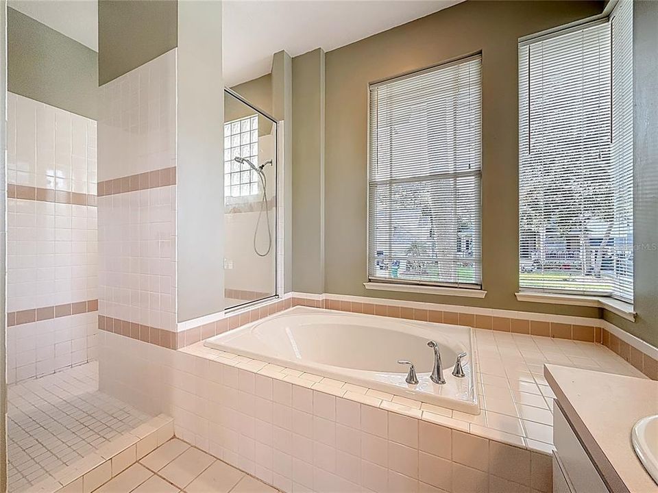 На продажу: $875,000 (4 спален, 3 ванн, 2488 Квадратных фут)