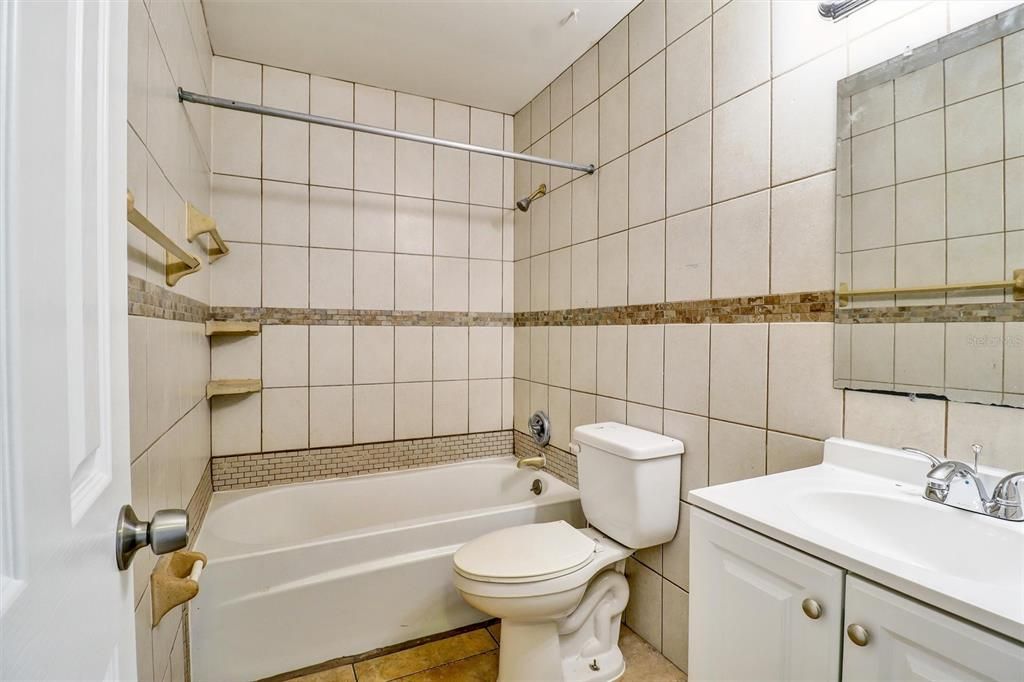 В аренду: $1,745 (2 спален, 2 ванн, 1017 Квадратных фут)