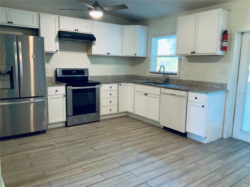 En Venta: $259,000 (3 camas, 2 baños, 1159 Pies cuadrados)