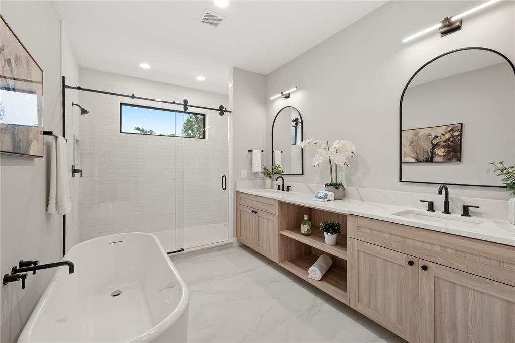 En Venta: $1,499,000 (5 camas, 3 baños, 3470 Pies cuadrados)