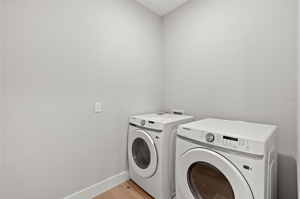 En Venta: $1,499,000 (5 camas, 3 baños, 3470 Pies cuadrados)