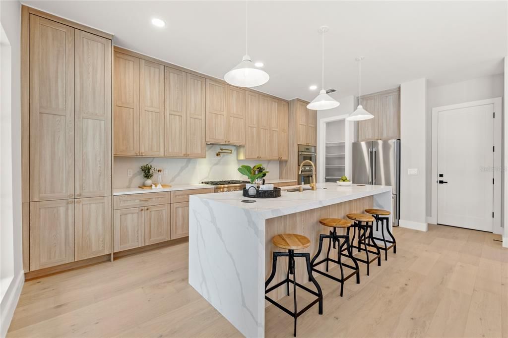 En Venta: $1,499,000 (5 camas, 3 baños, 3470 Pies cuadrados)