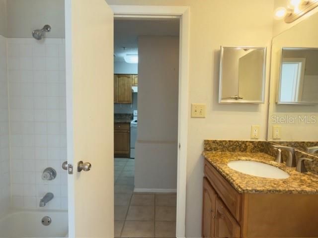 待售: $165,000 (2 贝兹, 2 浴室, 962 平方英尺)