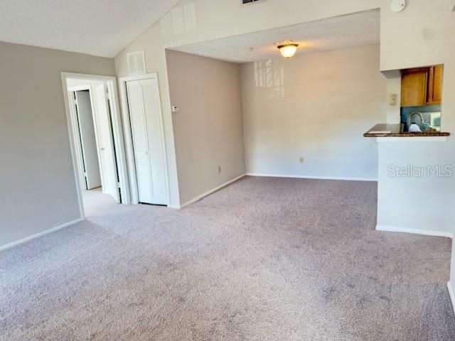 На продажу: $165,000 (2 спален, 2 ванн, 962 Квадратных фут)