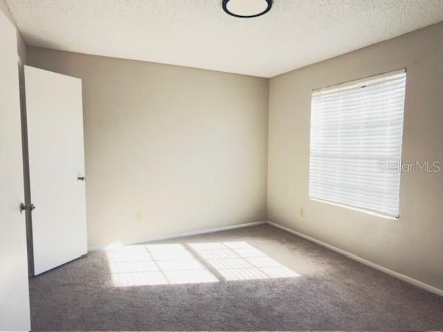 待售: $165,000 (2 贝兹, 2 浴室, 962 平方英尺)