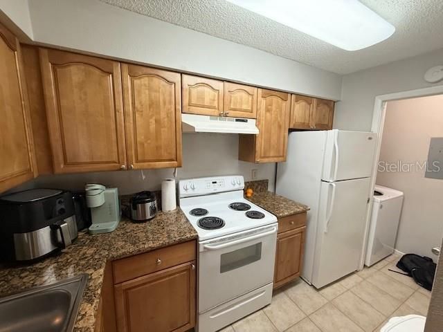 На продажу: $165,000 (2 спален, 2 ванн, 962 Квадратных фут)