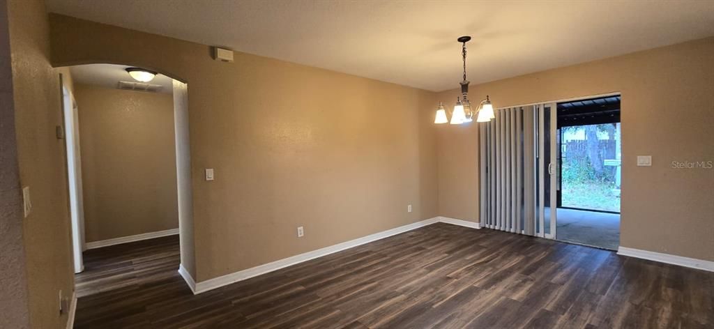 En Venta: $199,000 (3 camas, 2 baños, 1560 Pies cuadrados)