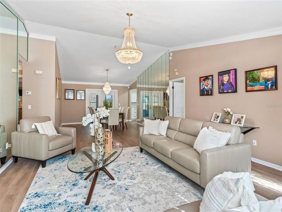 En Venta: $419,000 (3 camas, 2 baños, 1678 Pies cuadrados)