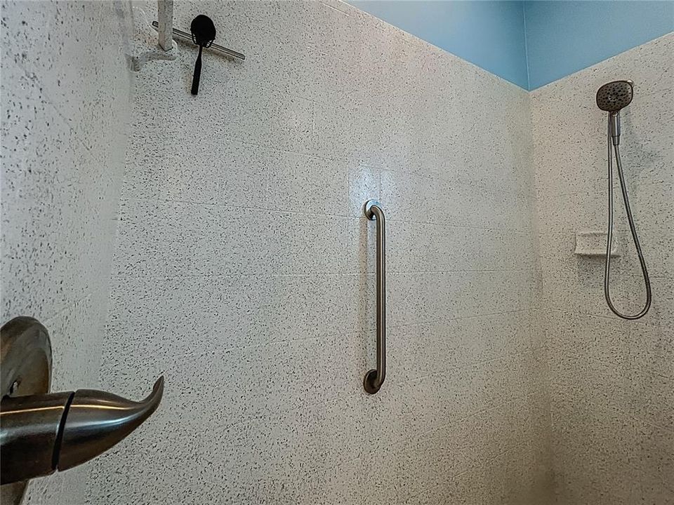 待售: $334,900 (2 贝兹, 2 浴室, 1868 平方英尺)