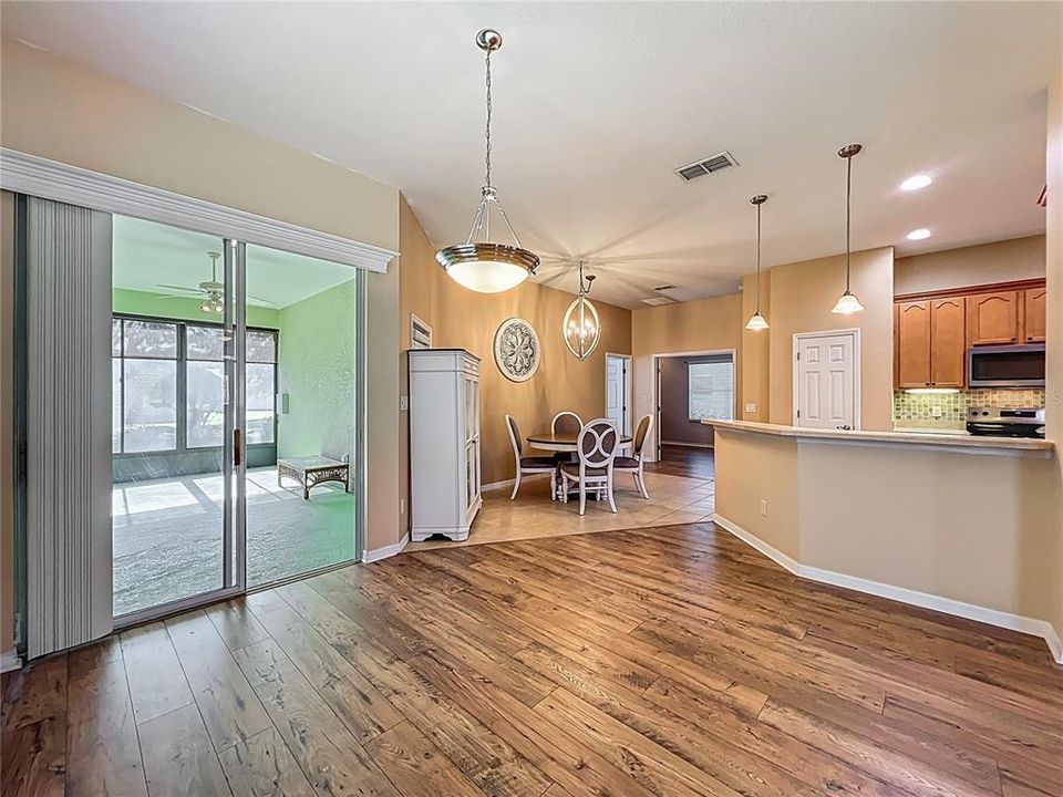 待售: $334,900 (2 贝兹, 2 浴室, 1868 平方英尺)