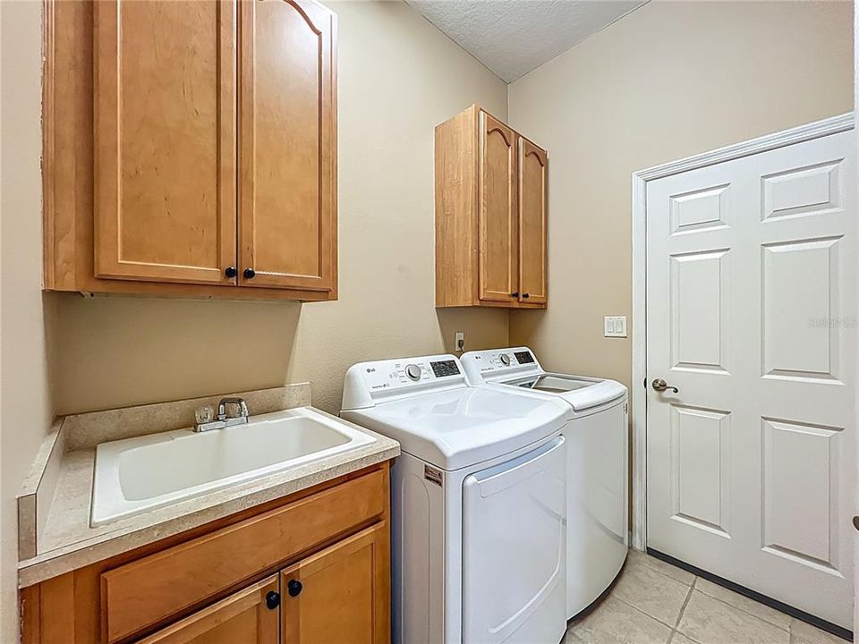 待售: $334,900 (2 贝兹, 2 浴室, 1868 平方英尺)