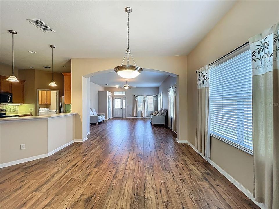 待售: $334,900 (2 贝兹, 2 浴室, 1868 平方英尺)