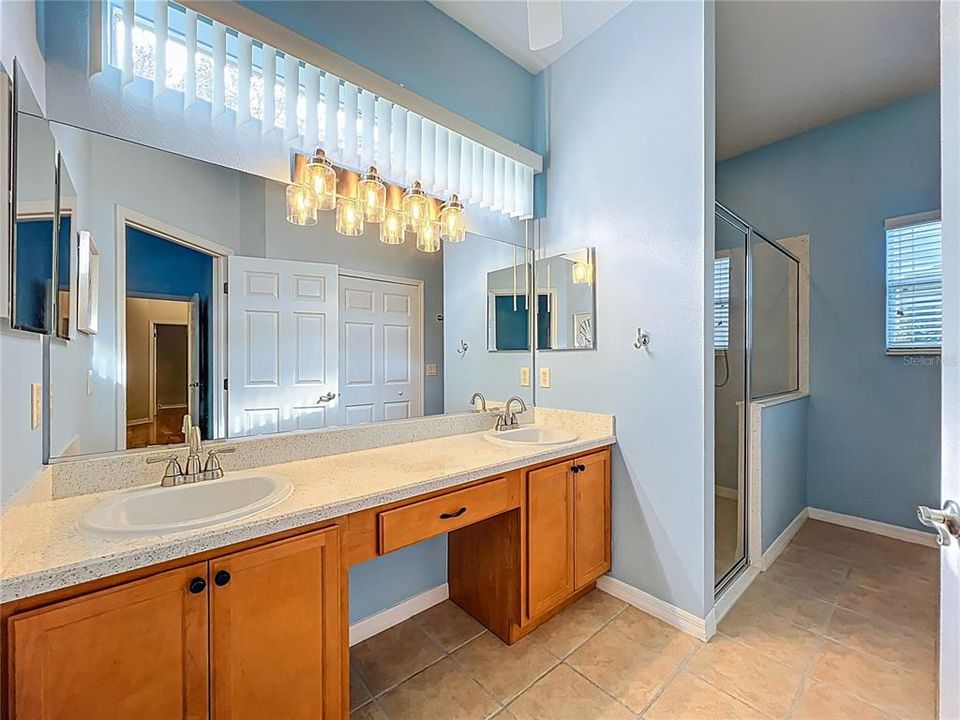 待售: $334,900 (2 贝兹, 2 浴室, 1868 平方英尺)