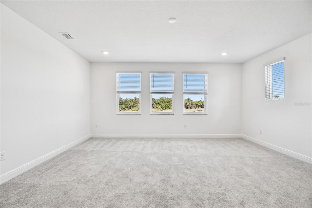 En Venta: $1,021,999 (4 camas, 3 baños, 3774 Pies cuadrados)