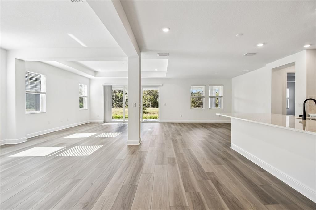 En Venta: $1,021,999 (4 camas, 3 baños, 3774 Pies cuadrados)