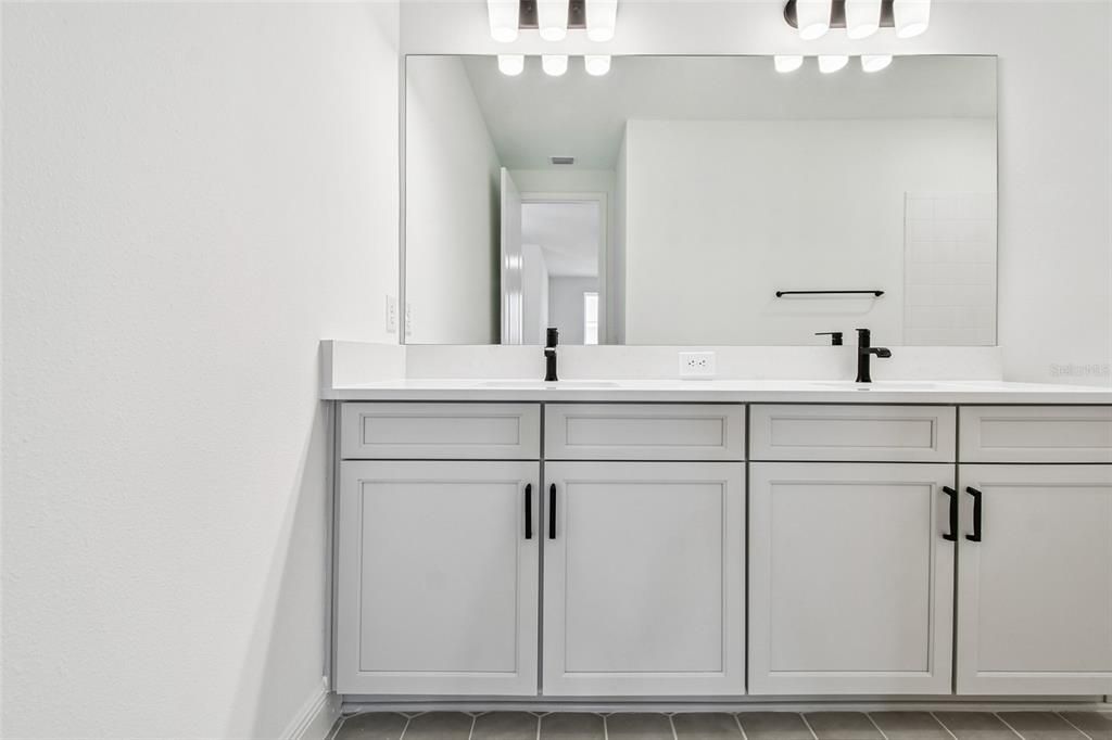 En Venta: $1,021,999 (4 camas, 3 baños, 3774 Pies cuadrados)