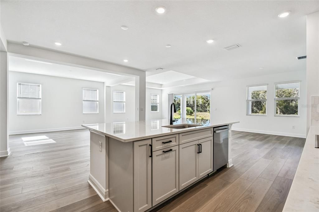 En Venta: $1,021,999 (4 camas, 3 baños, 3774 Pies cuadrados)