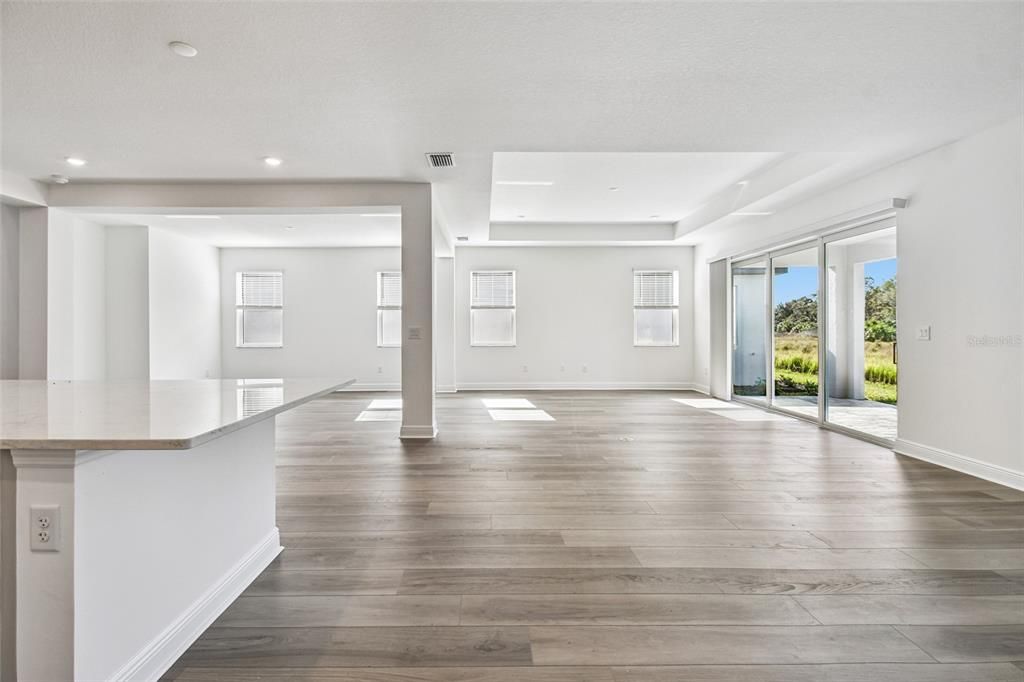 En Venta: $1,021,999 (4 camas, 3 baños, 3774 Pies cuadrados)