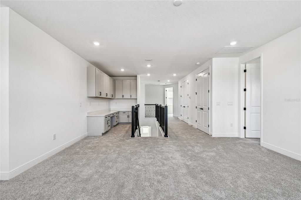 En Venta: $1,021,999 (4 camas, 3 baños, 3774 Pies cuadrados)