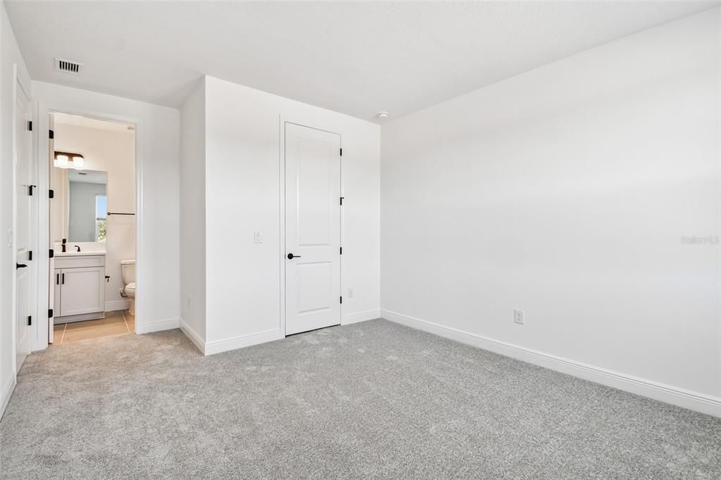 En Venta: $1,021,999 (4 camas, 3 baños, 3774 Pies cuadrados)